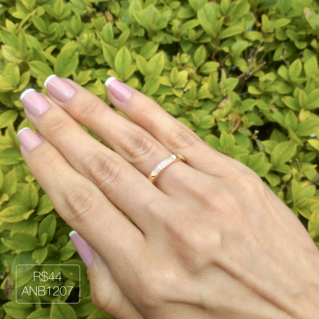 Anel Aparador c/ 2 Carreiras Zirc Cristal c/ 2 Quadrad Liso Dourado